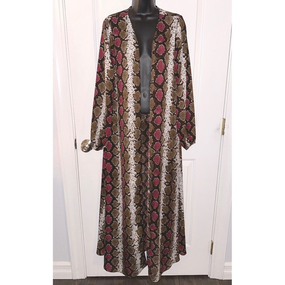 Buddy Love snake print duster in sangria - Picture 3 of 8